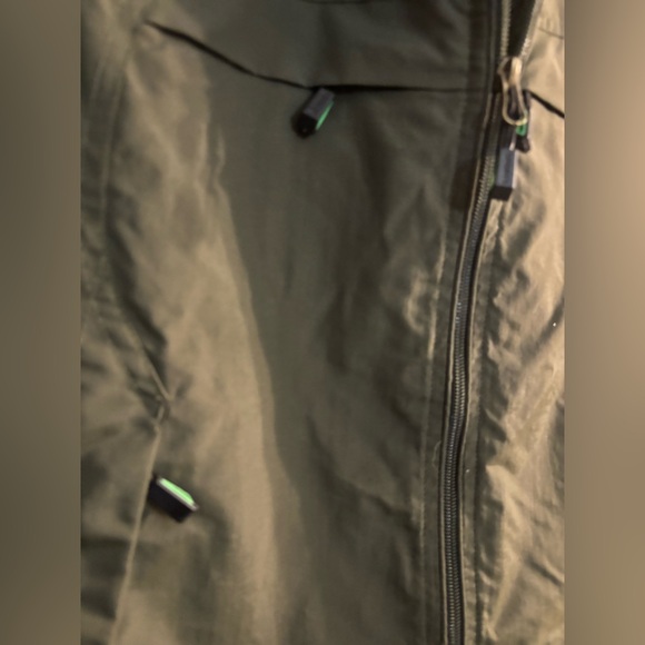 Men's Green Outdoor Vest - Picture 5 of 7